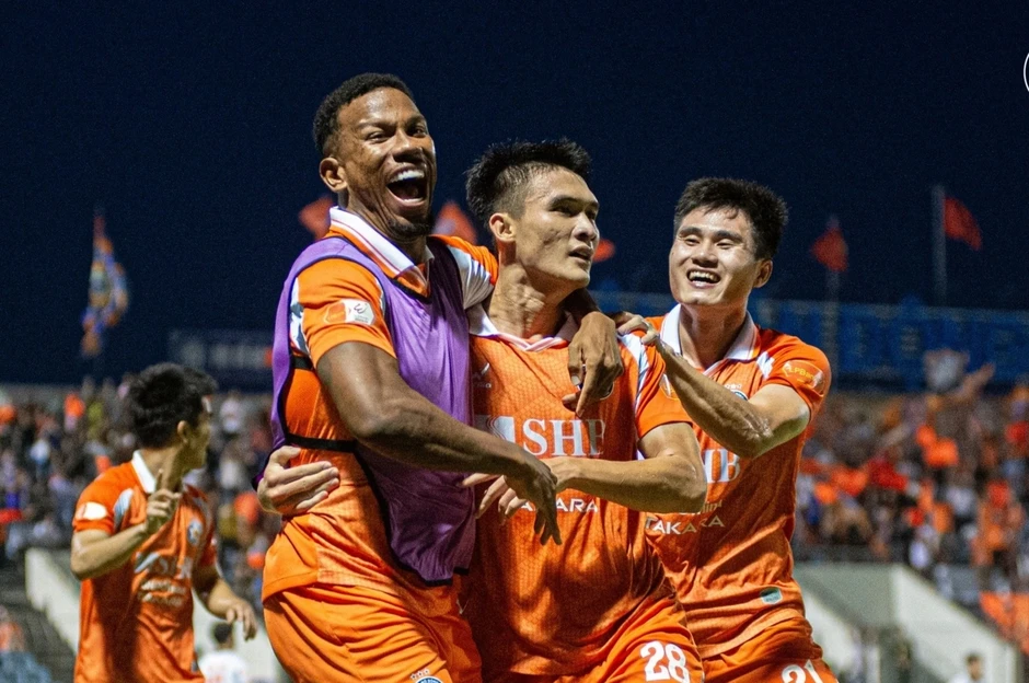 Ngoại binh toả sáng, SHB Đà Nẵng giành 3 điểm quan trọng ở V-League Ngoại binh toả sáng, SHB Đà Nẵng giành 3 điểm quan trọng ở V-League