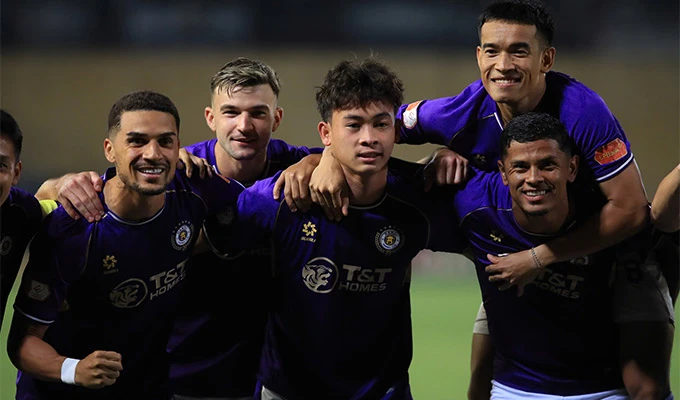 Nguyễn Anh Tiệp, trung vệ 20 tuổi đang gây sốt V.League Nguyễn Anh Tiệp, trung vệ 20 tuổi đang gây sốt V.League