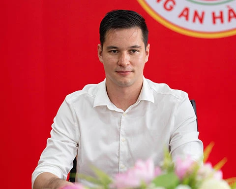Nguyễn Filip mất giá dù vừa vô địch V.League Nguyễn Filip mất giá dù vừa vô địch V.League