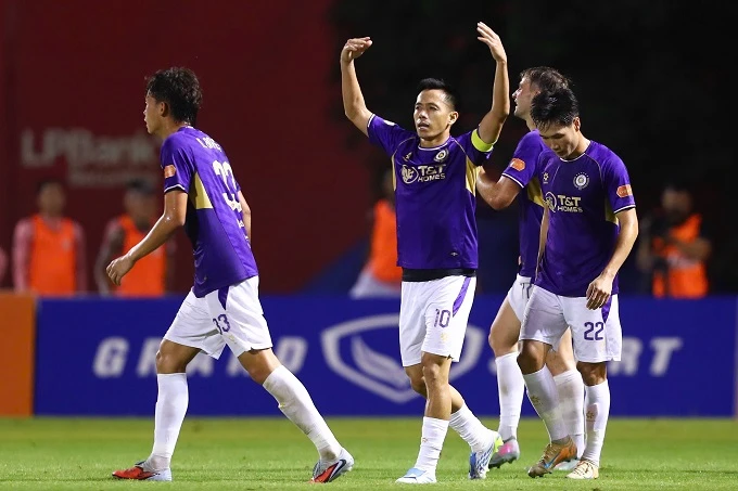 Nhiều cầu thủ danh tiếng như Ngọc Hải, Thành Chung, Văn Quyết... bị treo giò ở vòng 21 V.League 2025/26 Nhiều cầu thủ danh tiếng như Ngọc Hải, Thành Chung, Văn Quyết... bị treo giò ở vòng 21 V.League 2025/26