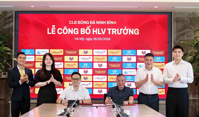 Ninh Bình ký 3 năm với HLV Chu Đình Nghiêm, đặt tham vọng vươn tầm châu Á Ninh Bình ký 3 năm với HLV Chu Đình Nghiêm, đặt tham vọng vươn tầm châu Á