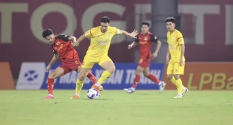 Ninh Bình nhấn chìm PVF-CAND nhờ dàn sao thượng hạng