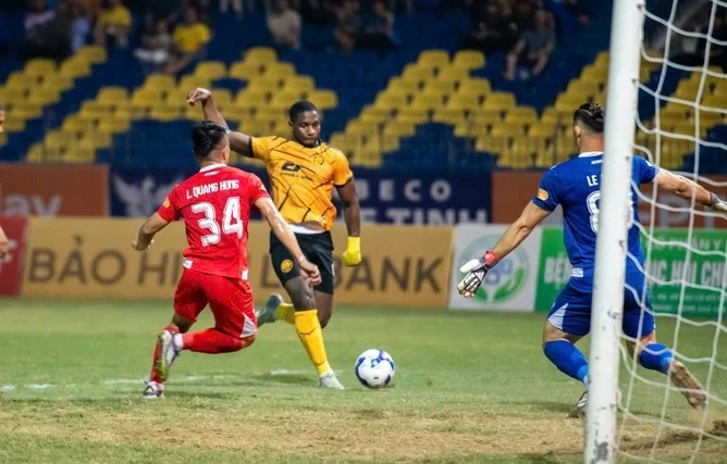 Tăng ngoại binh tại V-League, coi chừng đánh đổi tương lai nội binh Tăng ngoại binh tại V-League, coi chừng đánh đổi tương lai nội binh