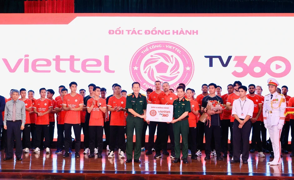 Thể Công Viettel ra mắt 11 tân binh, cạnh tranh chức vô địch V-League Thể Công Viettel ra mắt 11 tân binh, cạnh tranh chức vô địch V-League