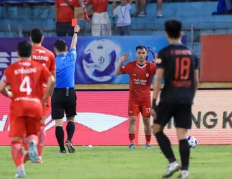 Thẻ đỏ tai hại khiến Thể Công Viettel bị Ninh Bình cầm hòa