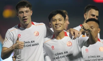 Thoát thua ngoạn mục, CA TPHCM chia điểm với Ninh Bình