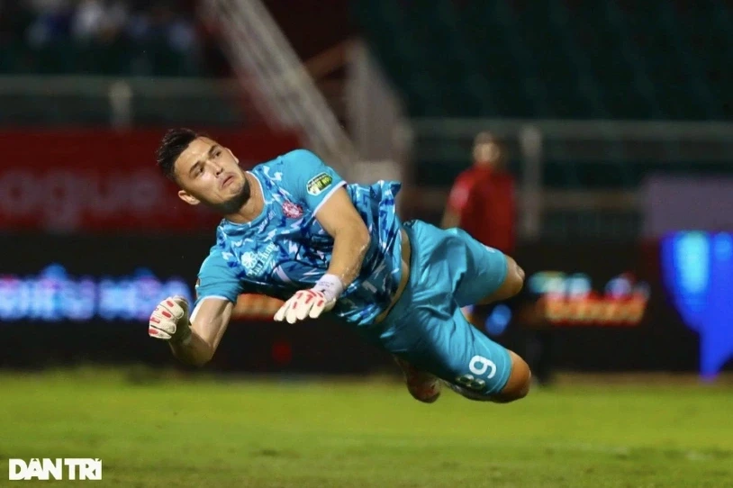 Thủ môn hàng đầu V-League nhập quốc tịch Việt Nam Thủ môn hàng đầu V-League nhập quốc tịch Việt Nam