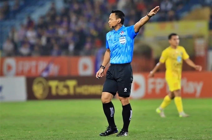 Trọng tài Malaysia cầm còi 2 trận cầu sinh tử tại V.League Trọng tài Malaysia cầm còi 2 trận cầu sinh tử tại V.League