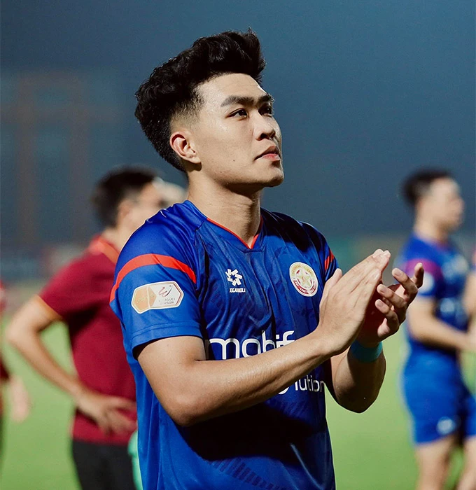 Trung vệ Phạm Lý Đức gặp tình cảnh trớ trêu ở V.League 2025/26 Trung vệ Phạm Lý Đức gặp tình cảnh trớ trêu ở V.League 2025/26