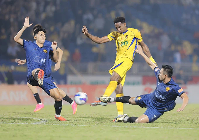 Trước trận Thanh Hoá vs SLNA: Bên ni Nghệ ngó sang bên nớ xứ Thanh Trước trận Thanh Hoá vs SLNA: Bên ni Nghệ ngó sang bên nớ xứ Thanh