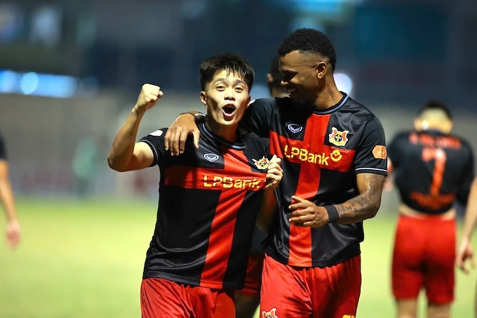 Trước vòng cuối V.League 2025/26: Ba đội cùng 21 điểm, ai sẽ rơi xuống vực? Trước vòng cuối V.League 2025/26: Ba đội cùng 21 điểm, ai sẽ rơi xuống vực?