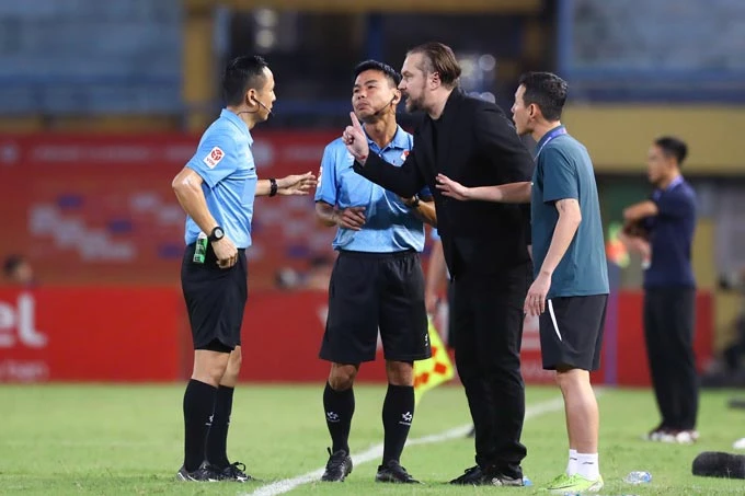 Velizar Popov và hành trình của một “người lập dị” tại V.League Velizar Popov và hành trình của một “người lập dị” tại V.League