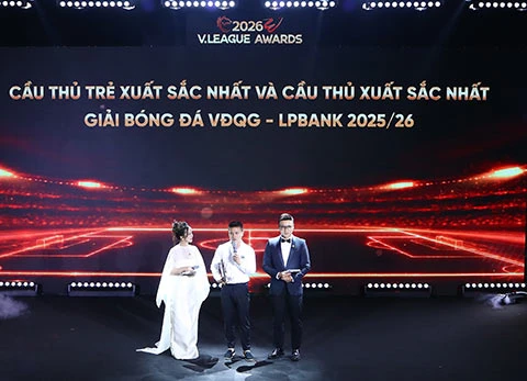 V.League Awards 2025/26: Quang Hải, Đình Bắc được vinh danh