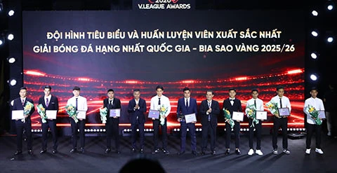 V.League Awards 2025/26: Quang Hải, Đình Bắc được vinh danh