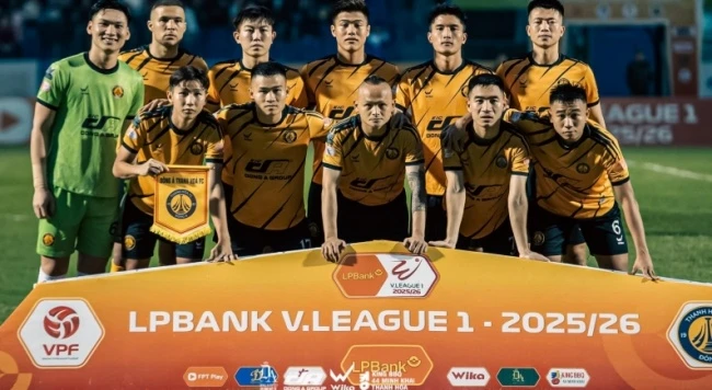 V.League "xé làm đôi" giữa ngai vàng và vòng xoáy trụ hạng