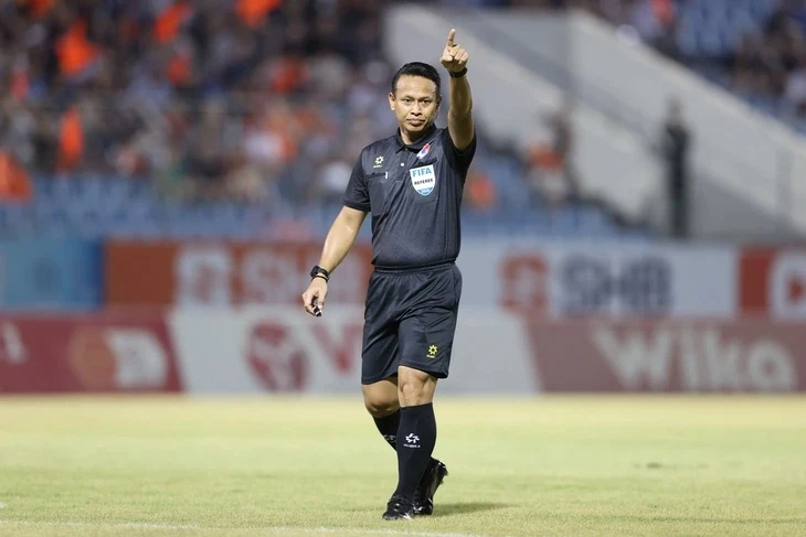 VPF chốt trọng tài ngoại cho đại chiến HAGL và Hà Nội VPF chốt trọng tài ngoại cho đại chiến HAGL và Hà Nội
