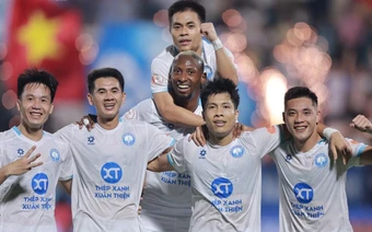 Xuân Son dự bị, Nam Định vẫn thắng dễ CA TPHCM