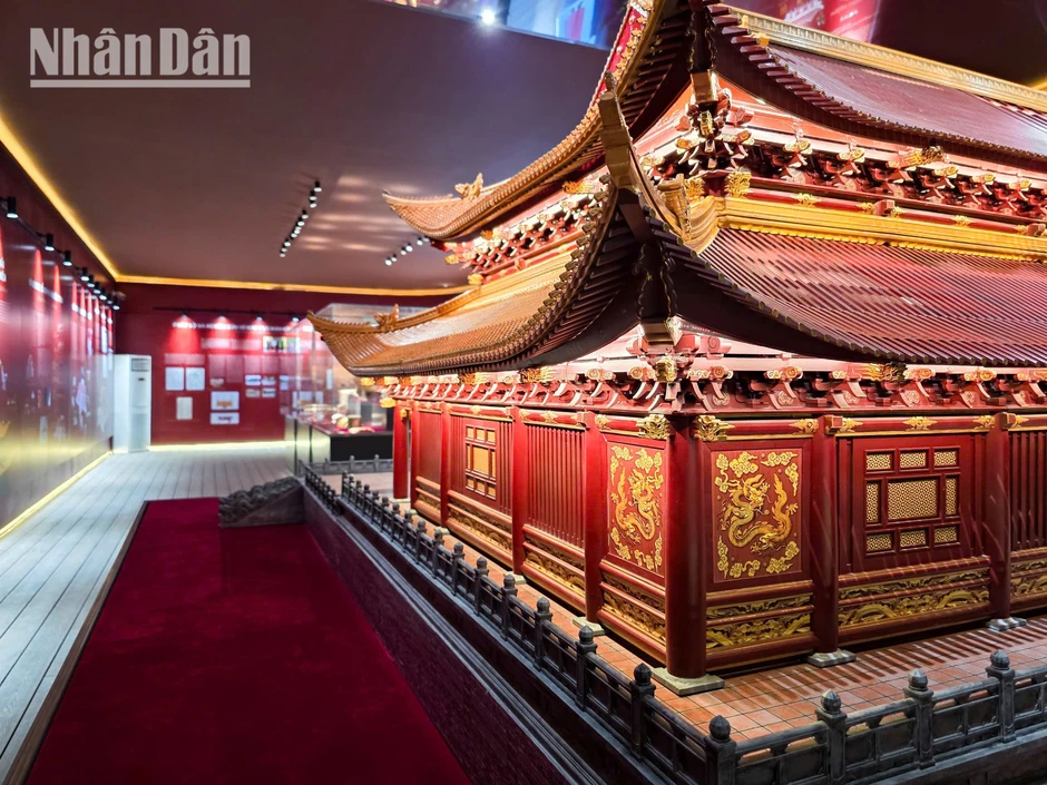 [Ảnh] Cận cảnh mô hình phục dựng của Điện Kính Thiên tại Hoàng thành Thăng Long