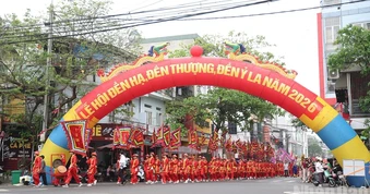 [Ảnh] Đặc sắc Lễ hội rước Mẫu đền Hạ, đền Thượng, đền Ỷ La