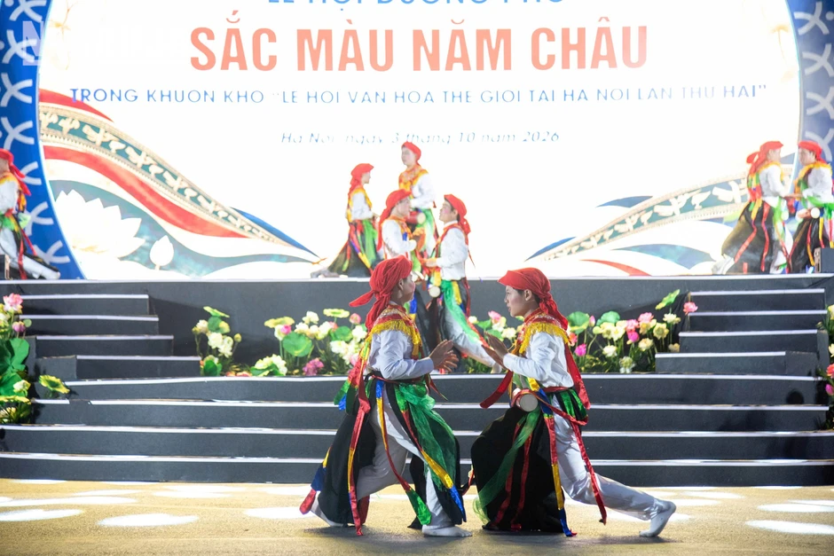 [Ảnh] Gặp gỡ văn hóa, giao lưu nhân dân và kết nối quốc tế tại "Sắc màu năm châu"