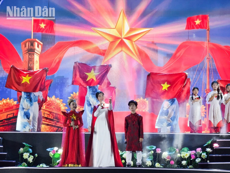 [Ảnh] Gặp gỡ văn hóa, giao lưu nhân dân và kết nối quốc tế tại "Sắc màu năm châu"