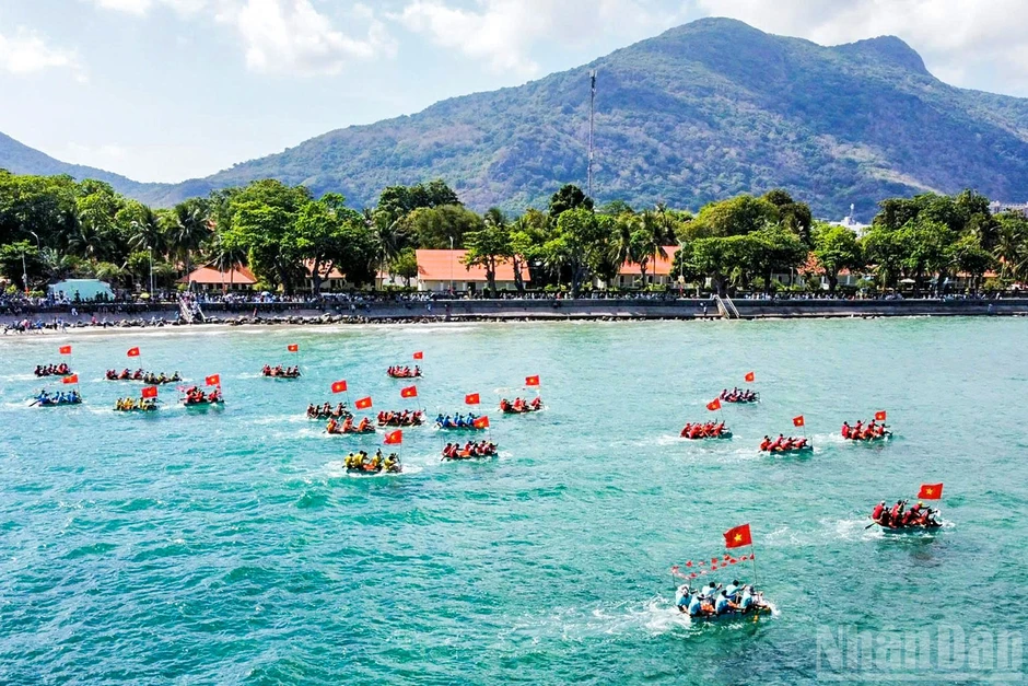 [Ảnh] Thành phố Hồ Chí Minh sôi động với hàng loạt hoạt động văn hóa nhân dịp lễ 30/4 và 1/5