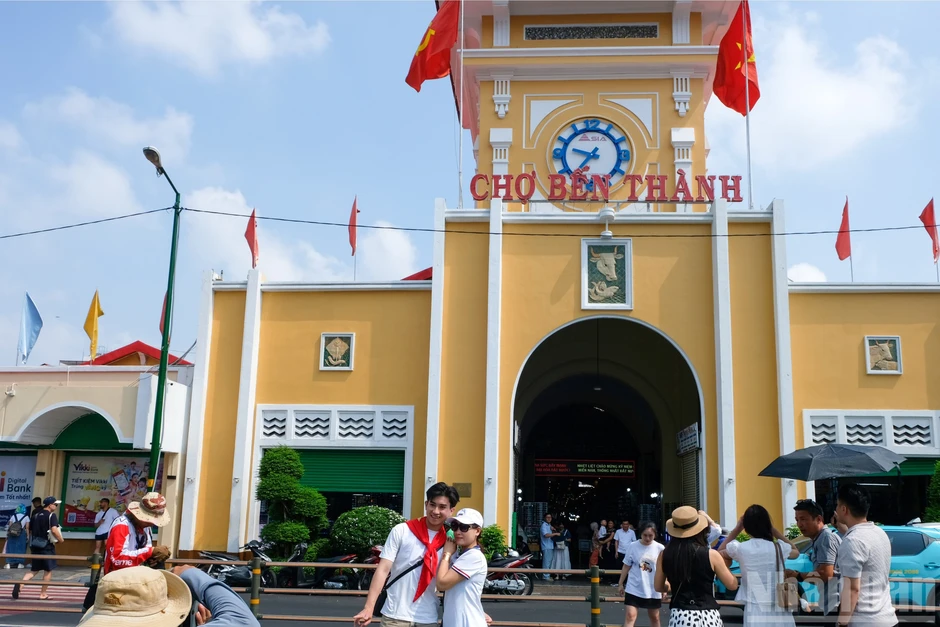 [Ảnh] Thành phố Hồ Chí Minh sôi động với hàng loạt hoạt động văn hóa nhân dịp lễ 30/4 và 1/5