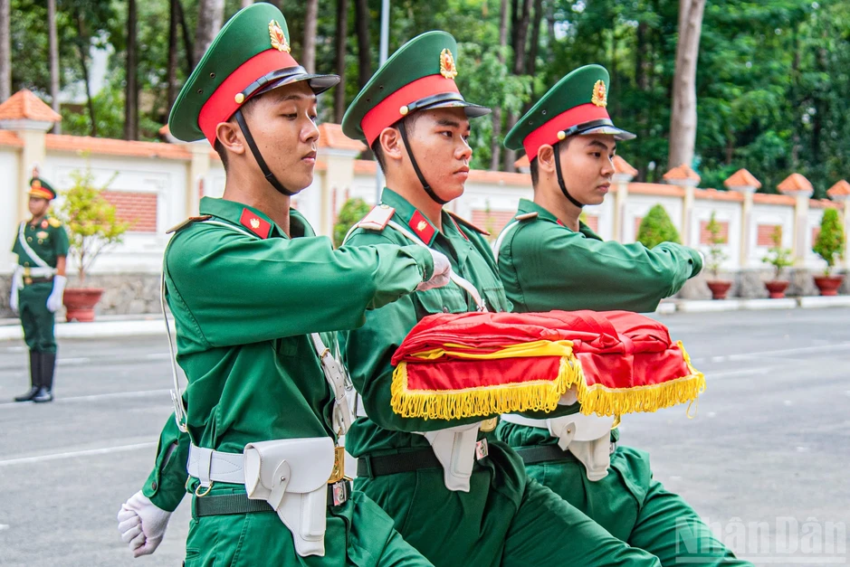 [Ảnh] Tiểu đoàn 180 tích cực luyện tập phục vụ chương trình “Tổ quốc trong tim”