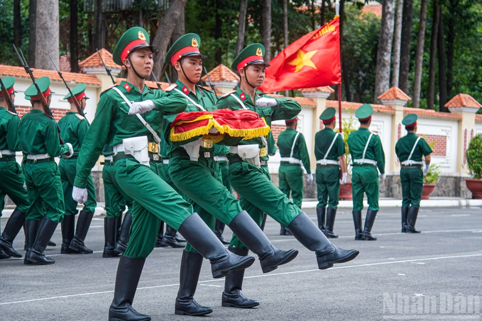 [Ảnh] Tiểu đoàn 180 tích cực luyện tập phục vụ chương trình “Tổ quốc trong tim”