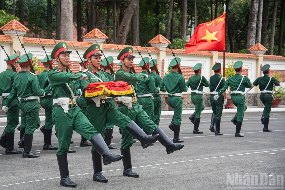 [Ảnh] Tiểu đoàn 180 tích cực luyện tập phục vụ chương trình “Tổ quốc trong tim”