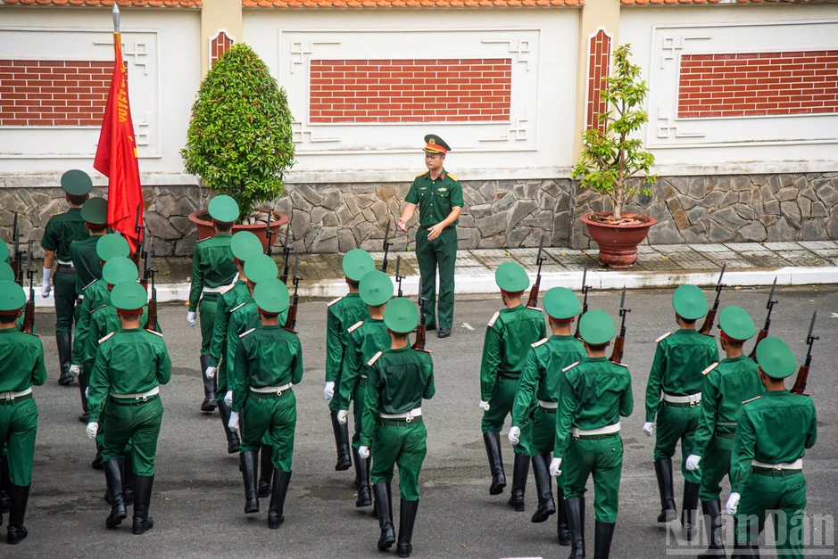 [Ảnh] Tiểu đoàn 180 tích cực luyện tập phục vụ chương trình “Tổ quốc trong tim”