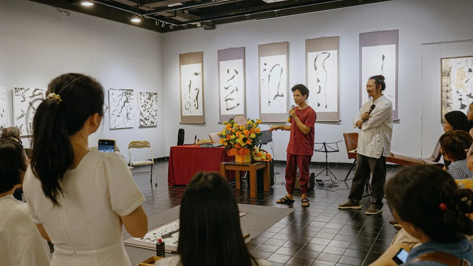 “Gia đình nghệ thuật” – Cuộc đối thoại nghệ thuật của gia đình họa sĩ Thái Tĩnh và nhà thơ Đinh Hoàng Anh