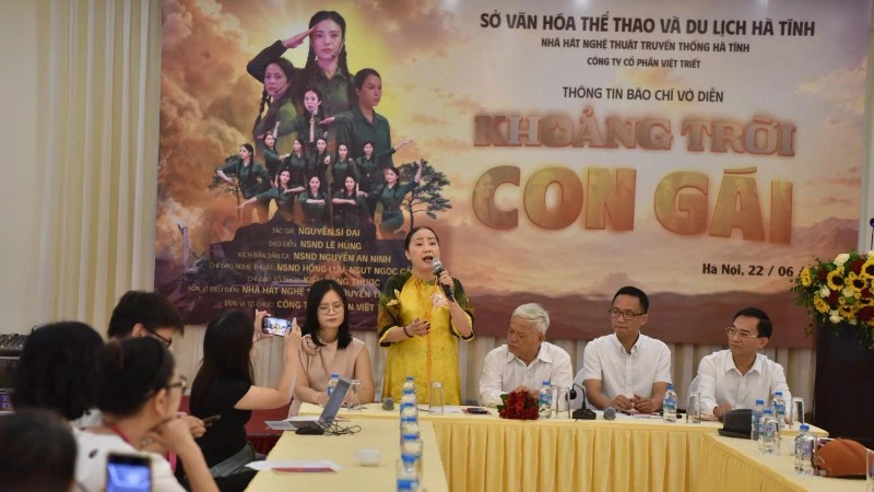 “Khoảng trời con gái” kể câu chuyện tuổi xuân bất tử ở Ngã ba Đồng Lộc “Khoảng trời con gái” kể câu chuyện tuổi xuân bất tử ở Ngã ba Đồng Lộc