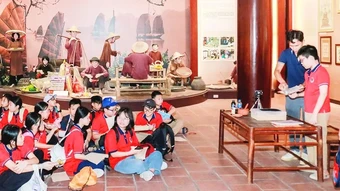 “Màu dân tộc” trong lớp học hôm nay