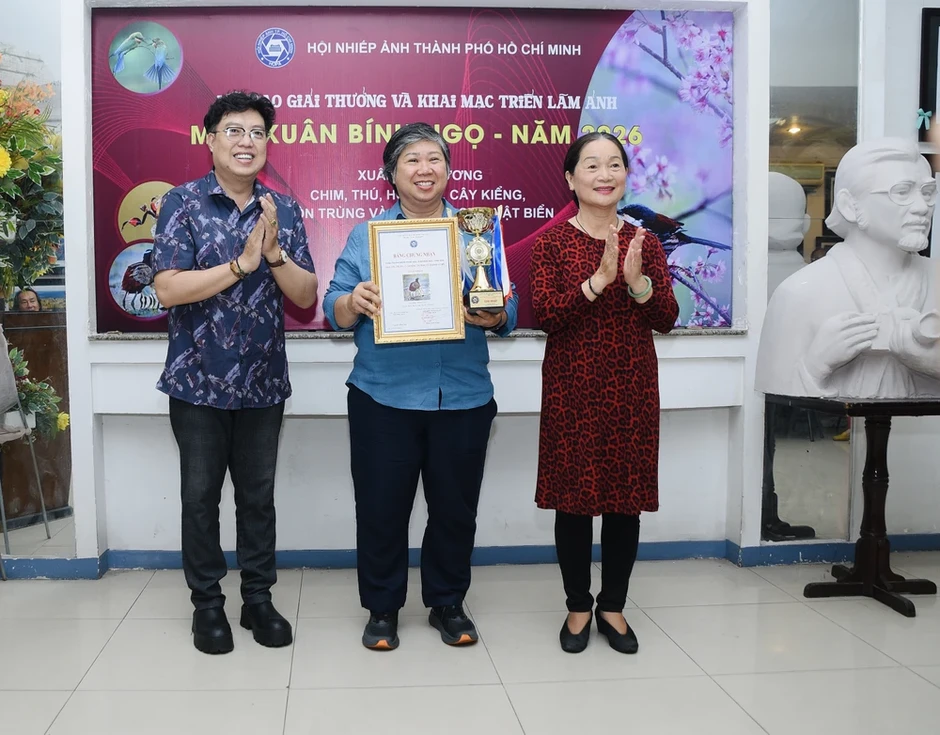 ‘Nhà nhà đón xuân‘ và ’Tình cha‘ đoạt giải nhất cuộc thi ’Ảnh nghệ thuật Mùa Xuân Bính Ngọ 2026‘