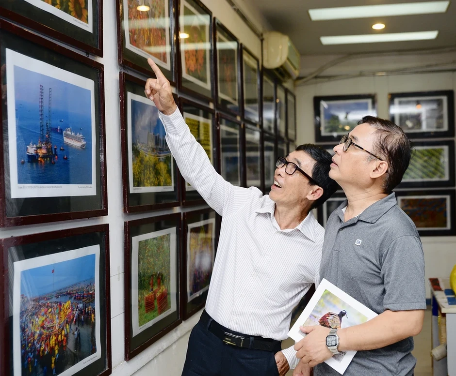 ‘Nhà nhà đón xuân‘ và ’Tình cha‘ đoạt giải nhất cuộc thi ’Ảnh nghệ thuật Mùa Xuân Bính Ngọ 2026‘