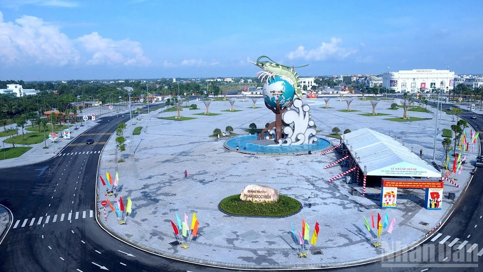 "Biểu tượng bông lúa" ở Cà Mau: Không thể bóp méo giá trị văn hóa bằng vỏ bọc "thương dân" "Biểu tượng bông lúa" ở Cà Mau: Không thể bóp méo giá trị văn hóa bằng vỏ bọc "thương dân"