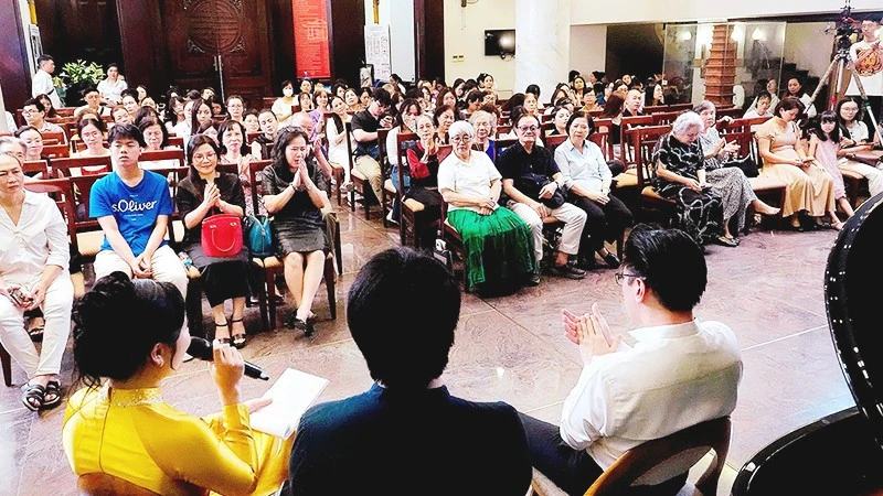 “Tấm vé” kỷ luật đưa ta qua những “cây cầu” dài “Tấm vé” kỷ luật đưa ta qua những “cây cầu” dài