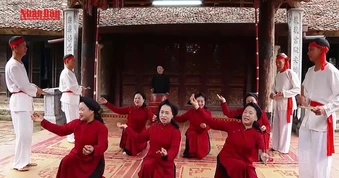 [Video] Rộn ràng làng Xoan cổ vào mùa Giỗ Tổ