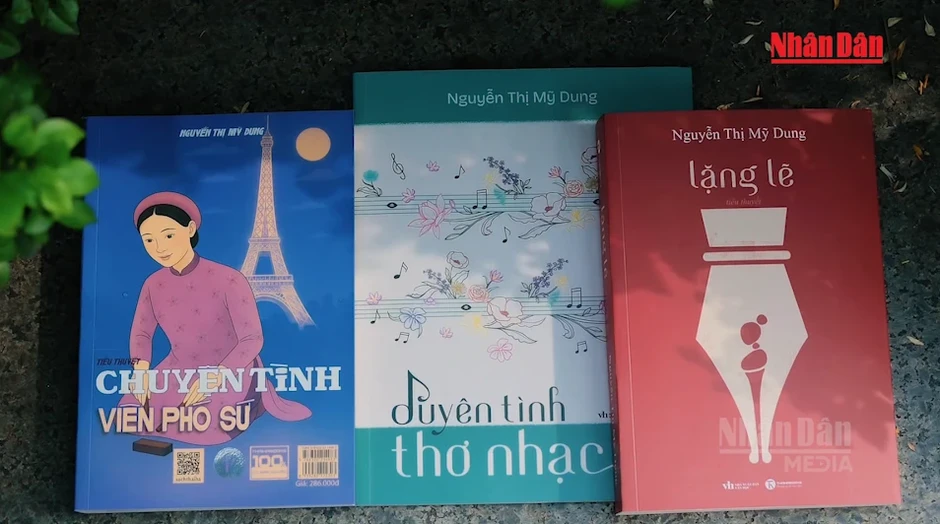 [Video] “Tứ gia” ra mắt sách ở tuổi 88, đánh dấu 61 năm gửi tình yêu vào trang viết