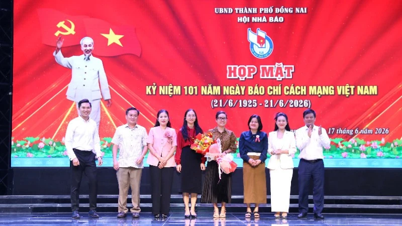 16 tác phẩm đoạt Giải báo chí Ngòi viết vàng Đồng Nai lần thứ 37 16 tác phẩm đoạt Giải báo chí Ngòi viết vàng Đồng Nai lần thứ 37