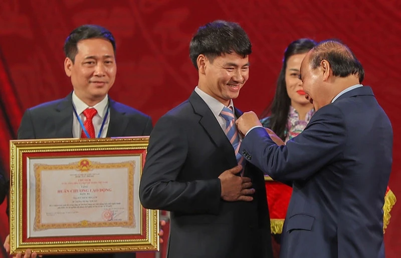 2 NSND và đạo diễn phim bom tấn của Việt Nam được trao Huân chương Lao động là ai?
