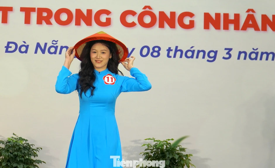 3.000 'bóng hồng' phủ kín quảng trường trong ngày Quốc tế Phụ nữ 3.000 'bóng hồng' phủ kín quảng trường trong ngày Quốc tế Phụ nữ