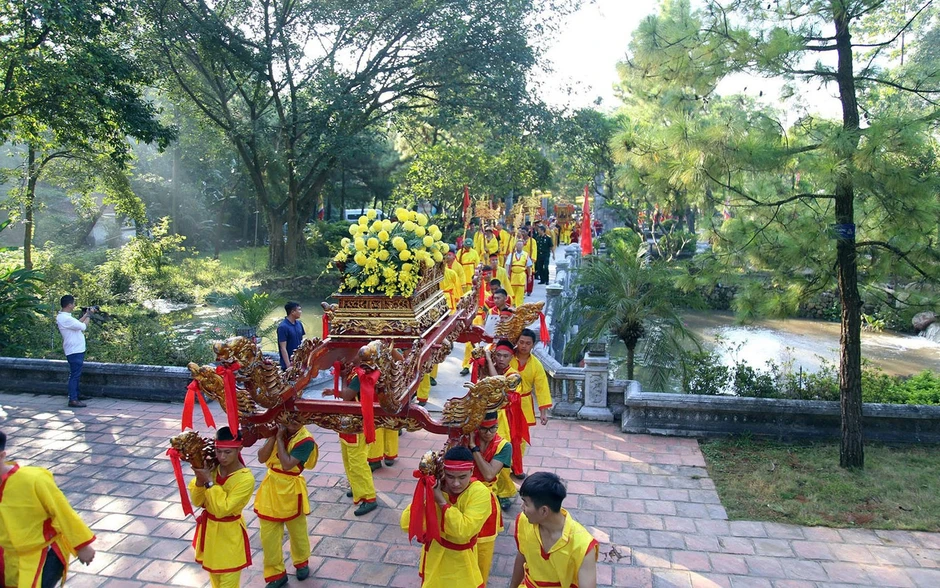 Á hậu Vân Nhi trải nghiệm không gian di sản Côn Sơn - Kiếp Bạc Á hậu Vân Nhi trải nghiệm không gian di sản Côn Sơn - Kiếp Bạc