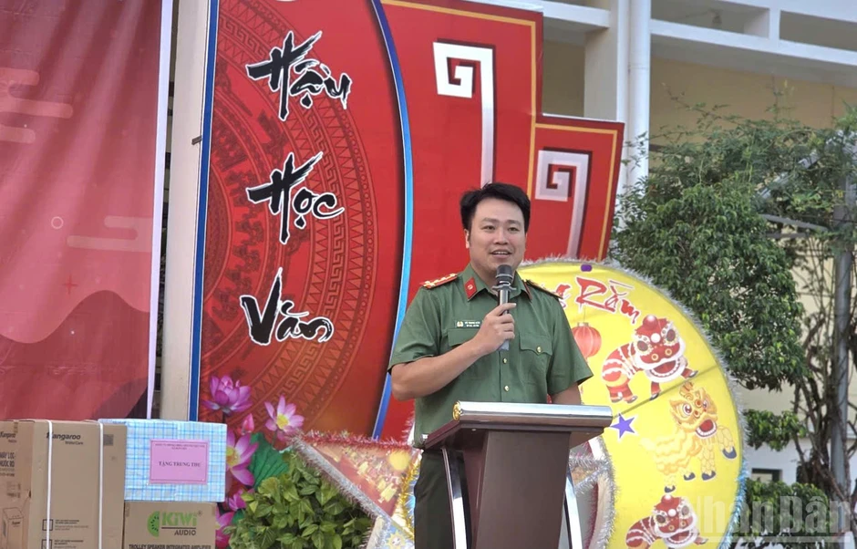 Ấm áp Trung thu “Điều ước cho con” giữa núi rừng Bản Liền Ấm áp Trung thu “Điều ước cho con” giữa núi rừng Bản Liền