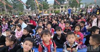 Ấm áp Trung thu “Điều ước cho con” giữa núi rừng Bản Liền