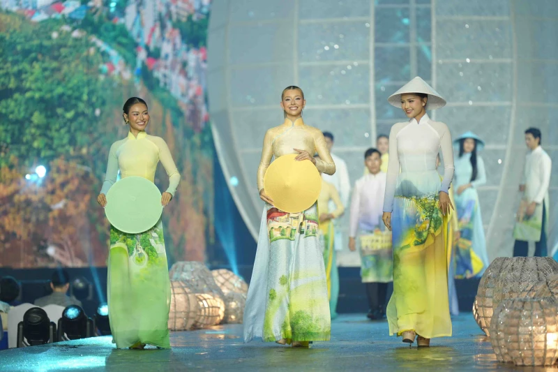 Ấn tượng đêm khai mạc Lễ hội áo dài TP Hồ Chí Minh năm 2026