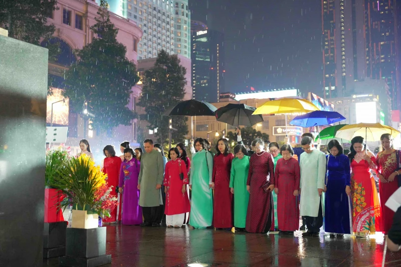 Ấn tượng đêm khai mạc Lễ hội áo dài TP Hồ Chí Minh năm 2026