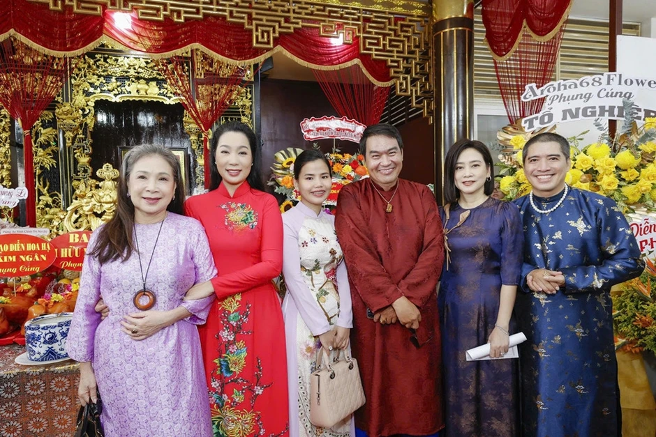 Áp lực của NSND Trịnh Kim Chi trong 3 tháng nhận 3 chức vụ mới Áp lực của NSND Trịnh Kim Chi trong 3 tháng nhận 3 chức vụ mới