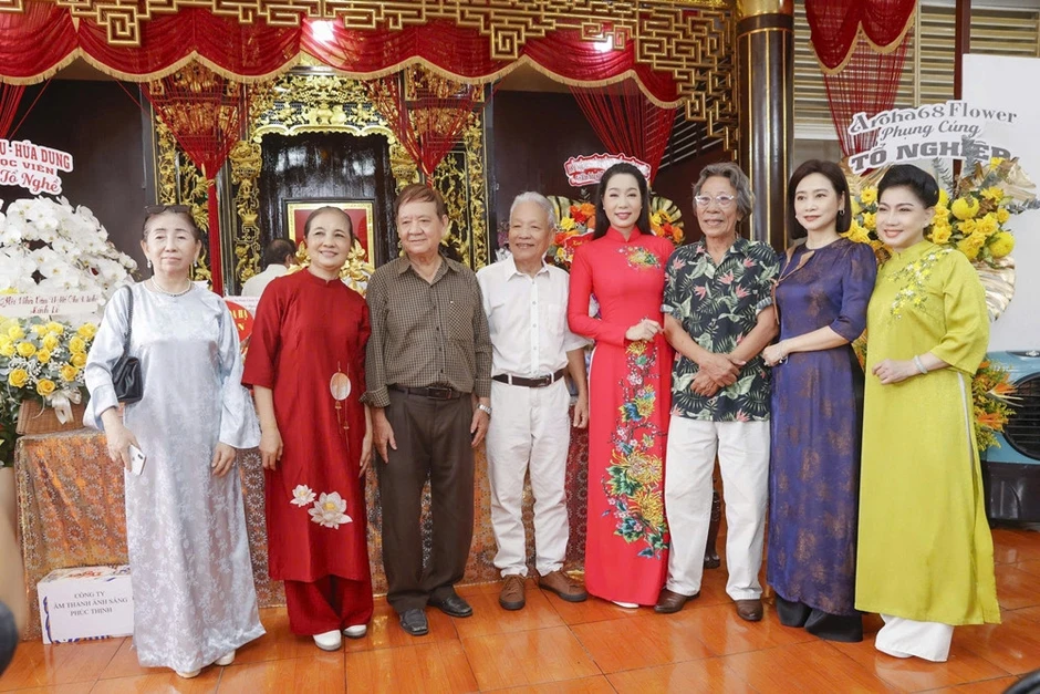 Áp lực của NSND Trịnh Kim Chi trong 3 tháng nhận 3 chức vụ mới Áp lực của NSND Trịnh Kim Chi trong 3 tháng nhận 3 chức vụ mới